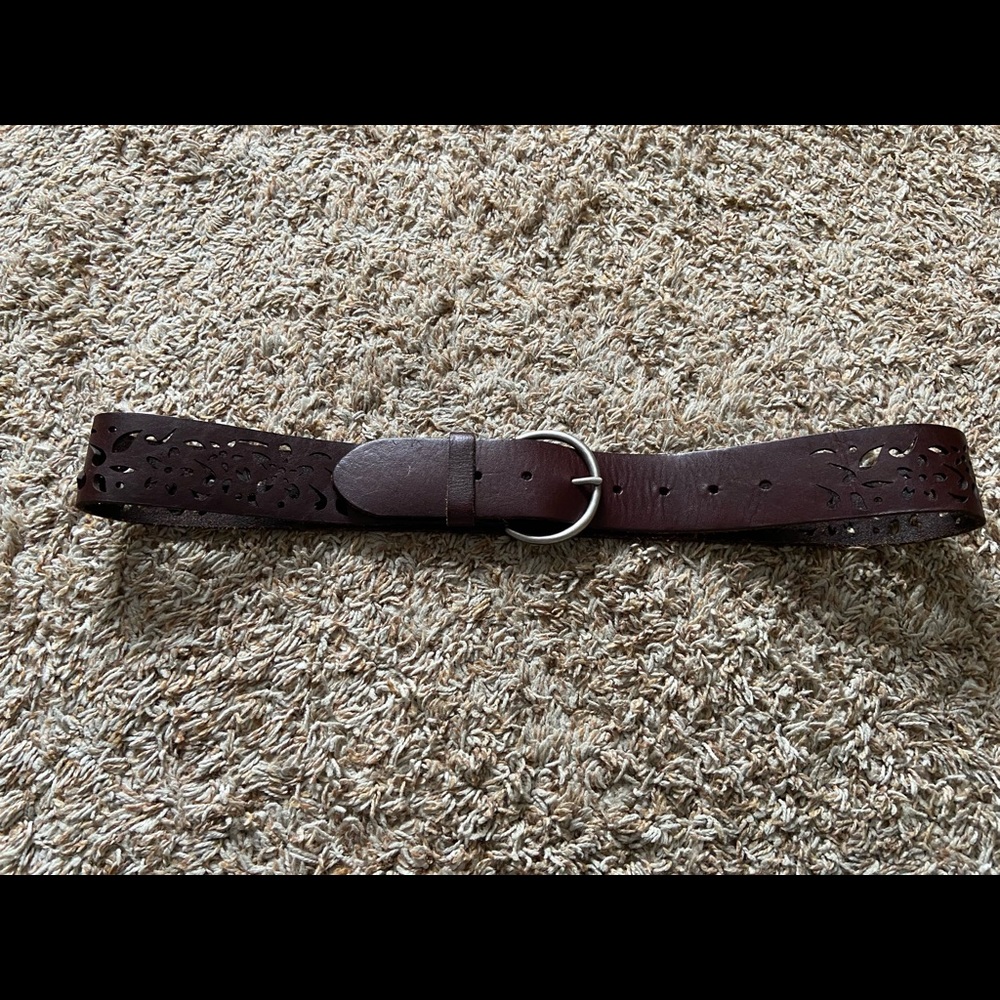 American eagle leather belt size Medium